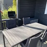 Quiet, Centrally-located Apartment, Parking Included Apartament
